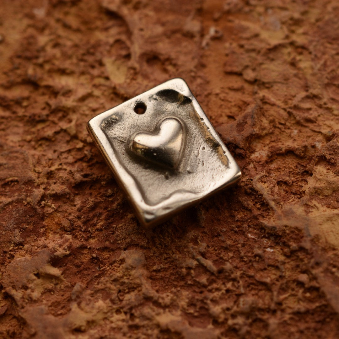 Сребърен медальон 925 „Сърце“ | Талисман за любов и защита | Ръчна изработка в бохо и рустик стил | Art Diva