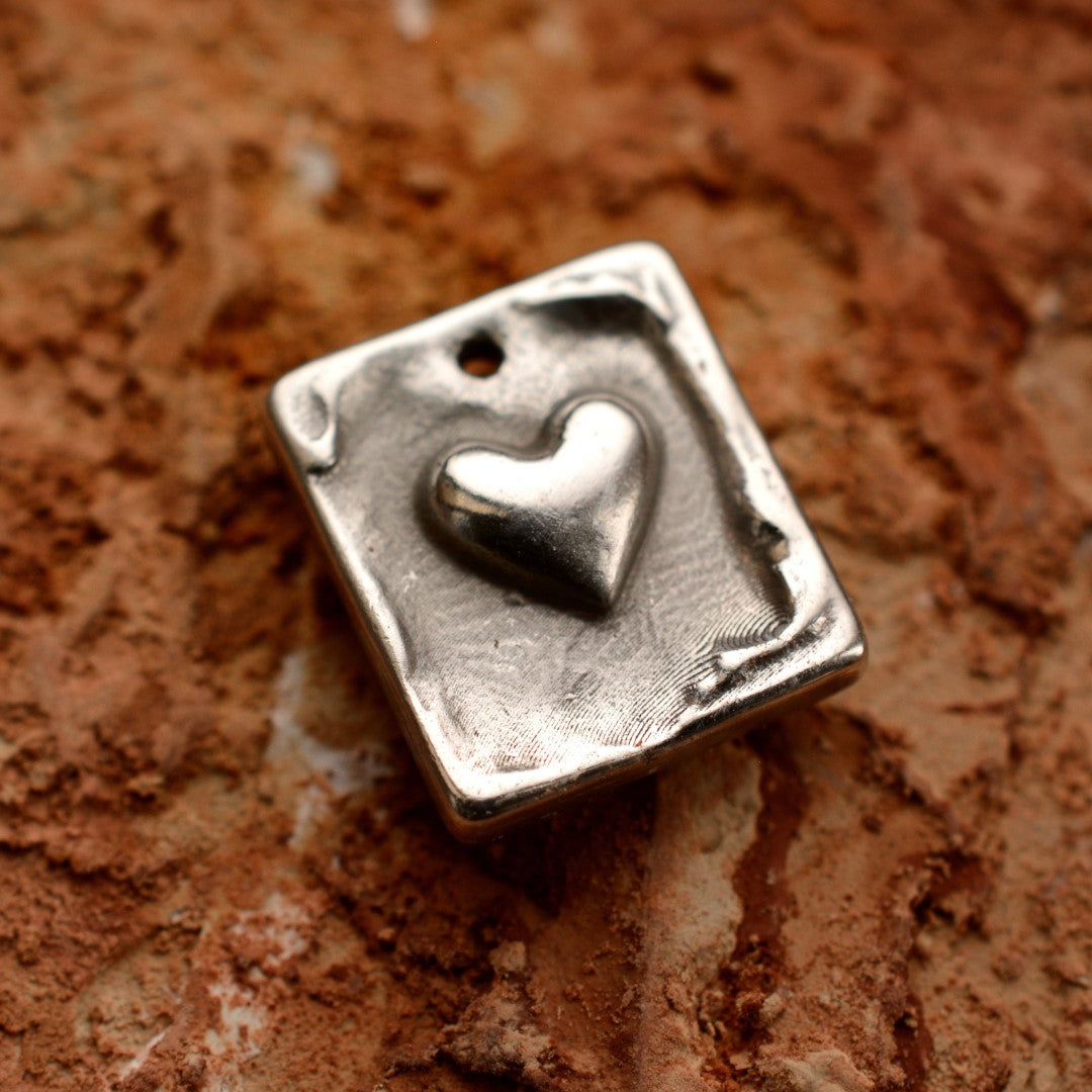 Сребърен медальон 925 „Сърце“ | Талисман за любов и защита | Ръчна изработка в бохо и рустик стил | Art Diva