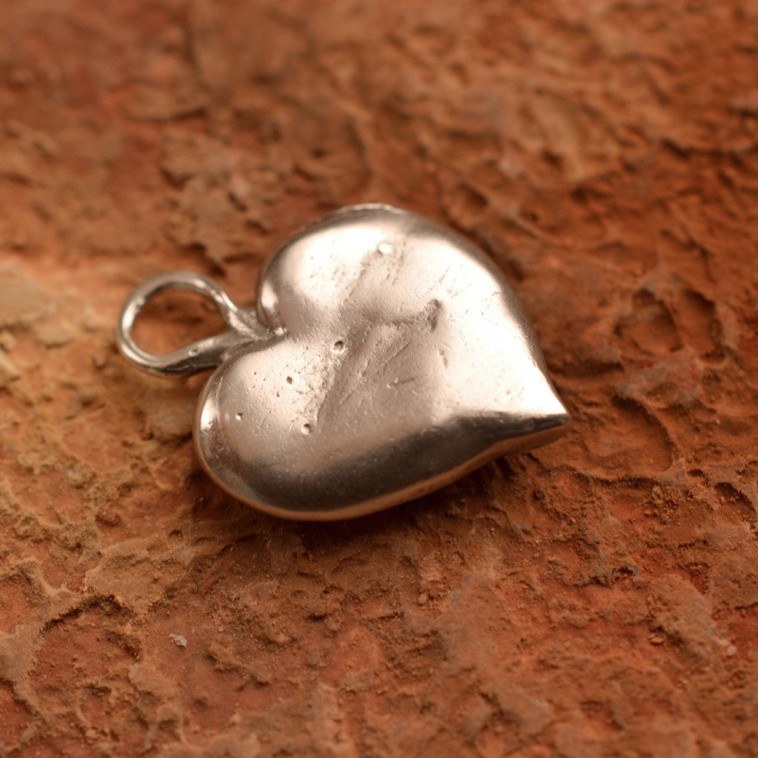 Сребърен медальон 925 „Семейно сърце“ | Талисман за любов, обич и семейна връзка | Бохо рустик скулптурно бижу от Art Diva