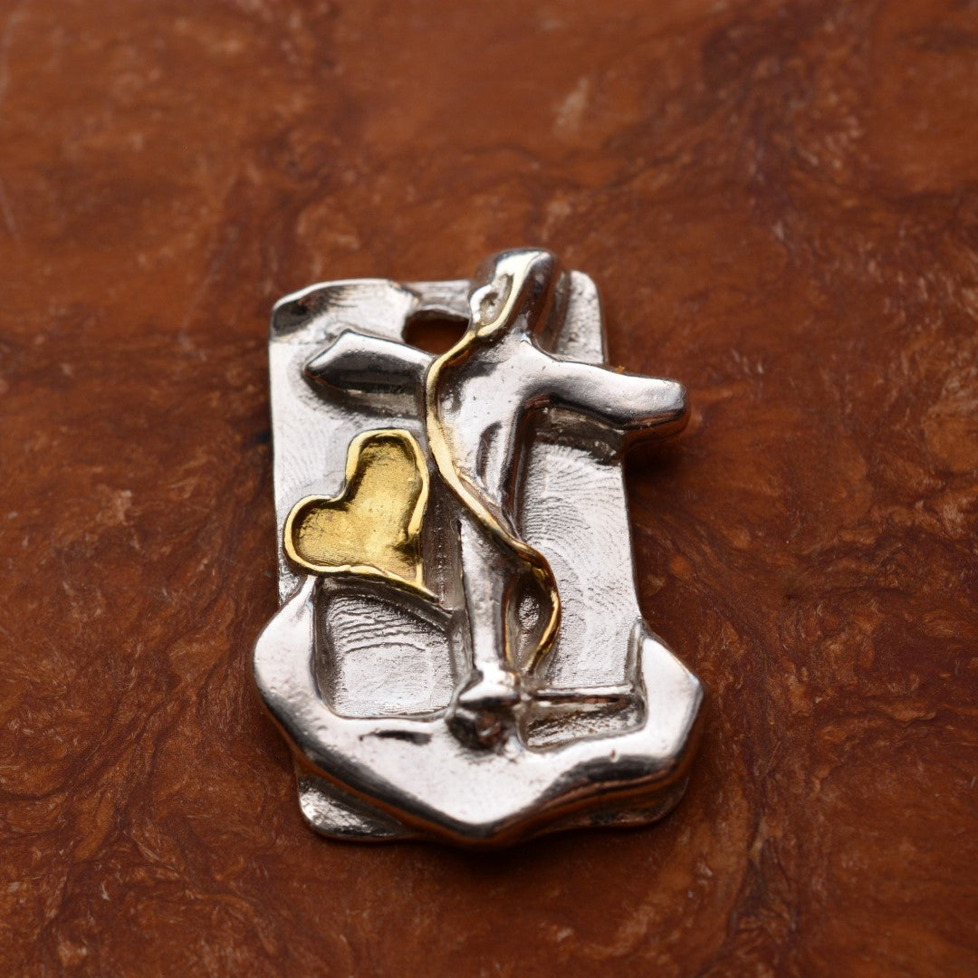 Сребърен медальон 925 „Вяра, Надежда и Любов“ със златни акценти | Мъжко бижу | Ръчна изработка – ArtDiva