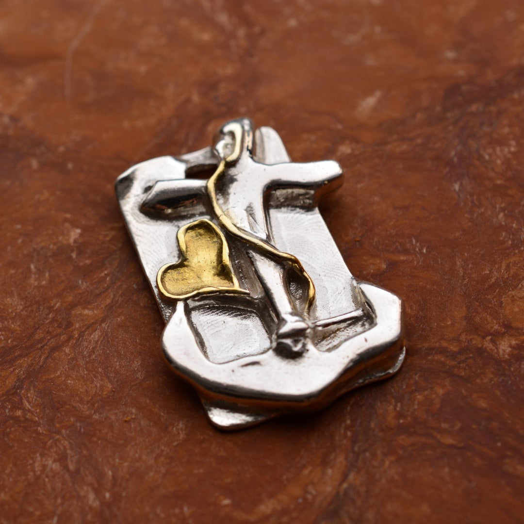 Сребърен медальон 925 „Вяра, Надежда и Любов“ със златни акценти | Мъжко бижу | Ръчна изработка – ArtDiva