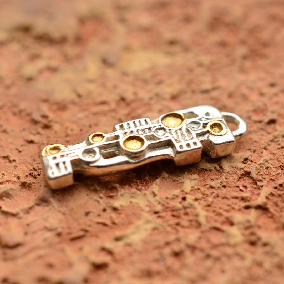 Сребърна висулка 925 „Пулс“ със златни акценти – артистично бижу за сила и ритъм | Art Diva