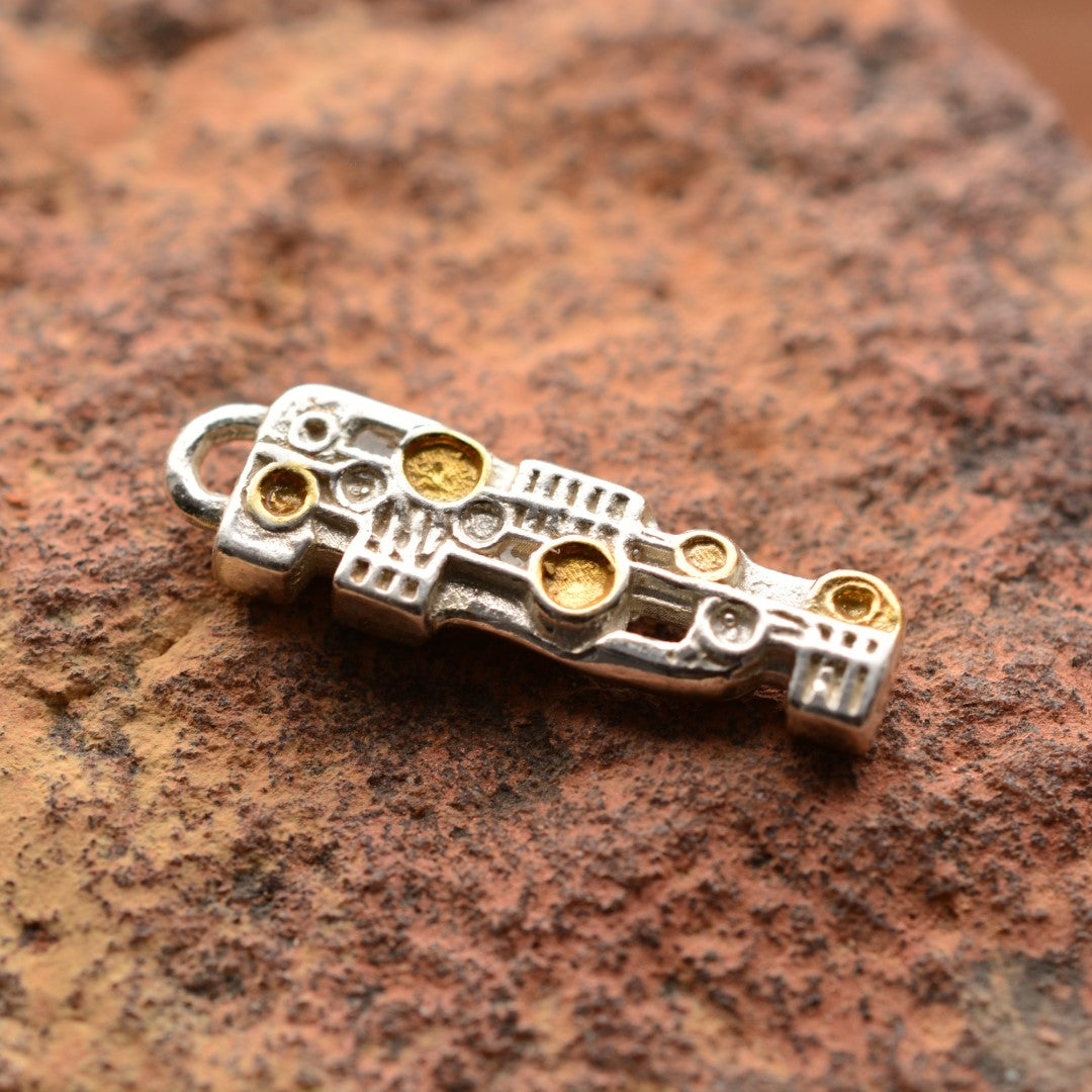 Сребърна висулка 925 „Пулс“ със златни акценти – артистично бижу за сила и ритъм | Art Diva