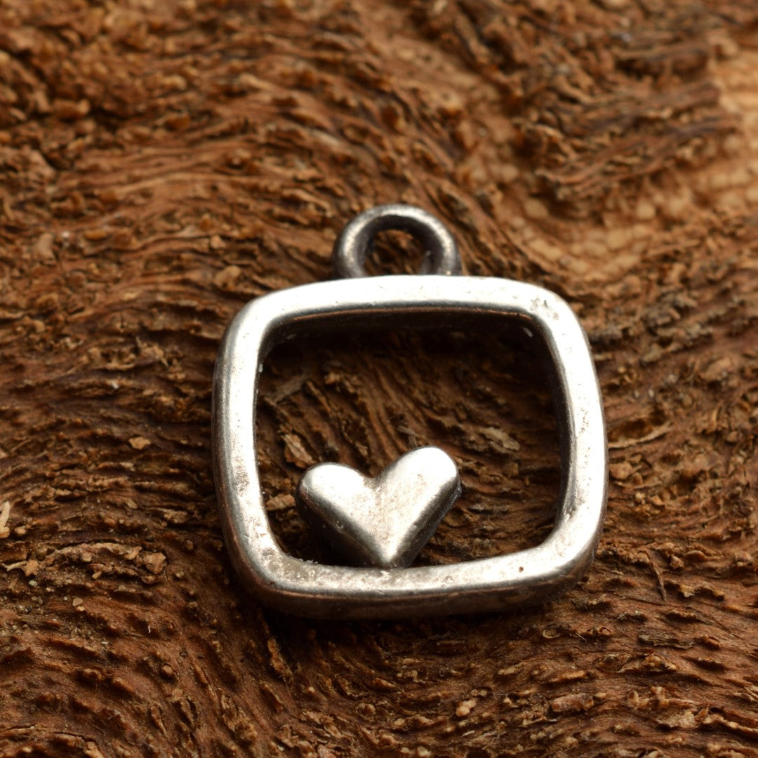 Сребро 925 висулка амулет сърце в квадрат | Талисман за любов и баланс | Бохо рюстик скулптурни бижута | Ръчна изработка Art Diva