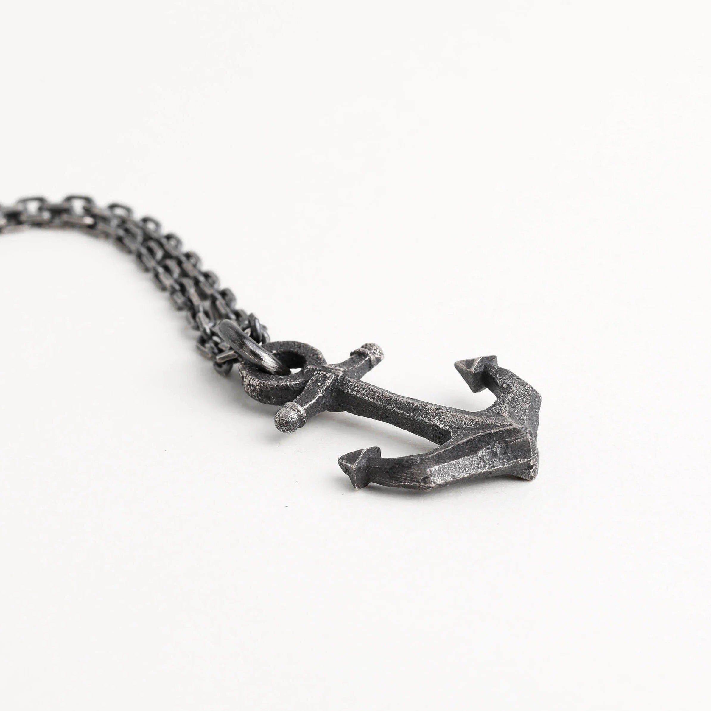 Сребърен медальон котва 925 | Мъжка висулка талисман за сила и устойчивост | Скулптурно бижу ръчна изработка | Арт Дива