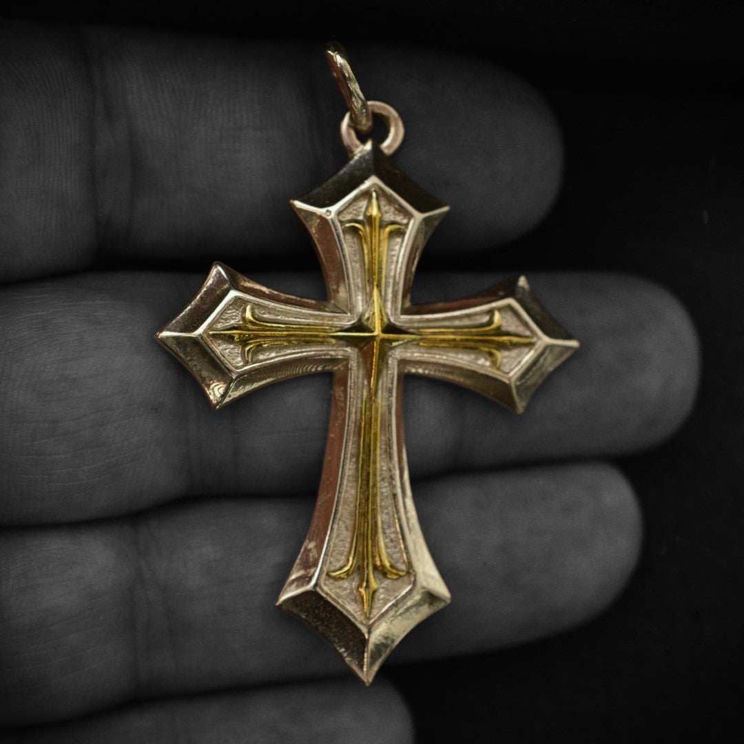 Сребърен медальон 925 „Кралски кръст“ – орнаментален мъжки талисман за сила и духовна закрила | ArtDiva