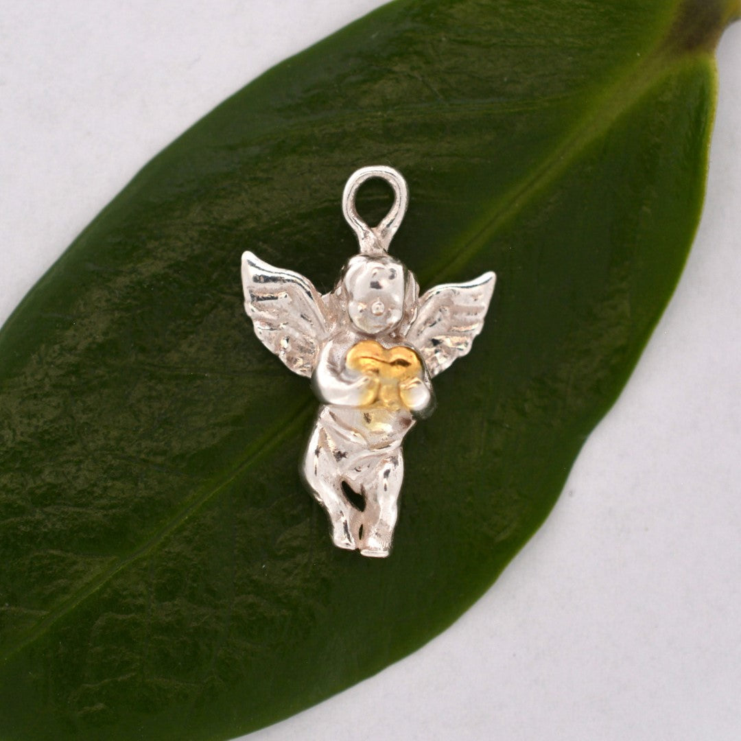 Сребърен медальон 925 „Ангелска любов“ | Висулка-талисман за закрила и нежност | Бохо рустик скулптурно бижу, ръчна изработка | ArtDiva