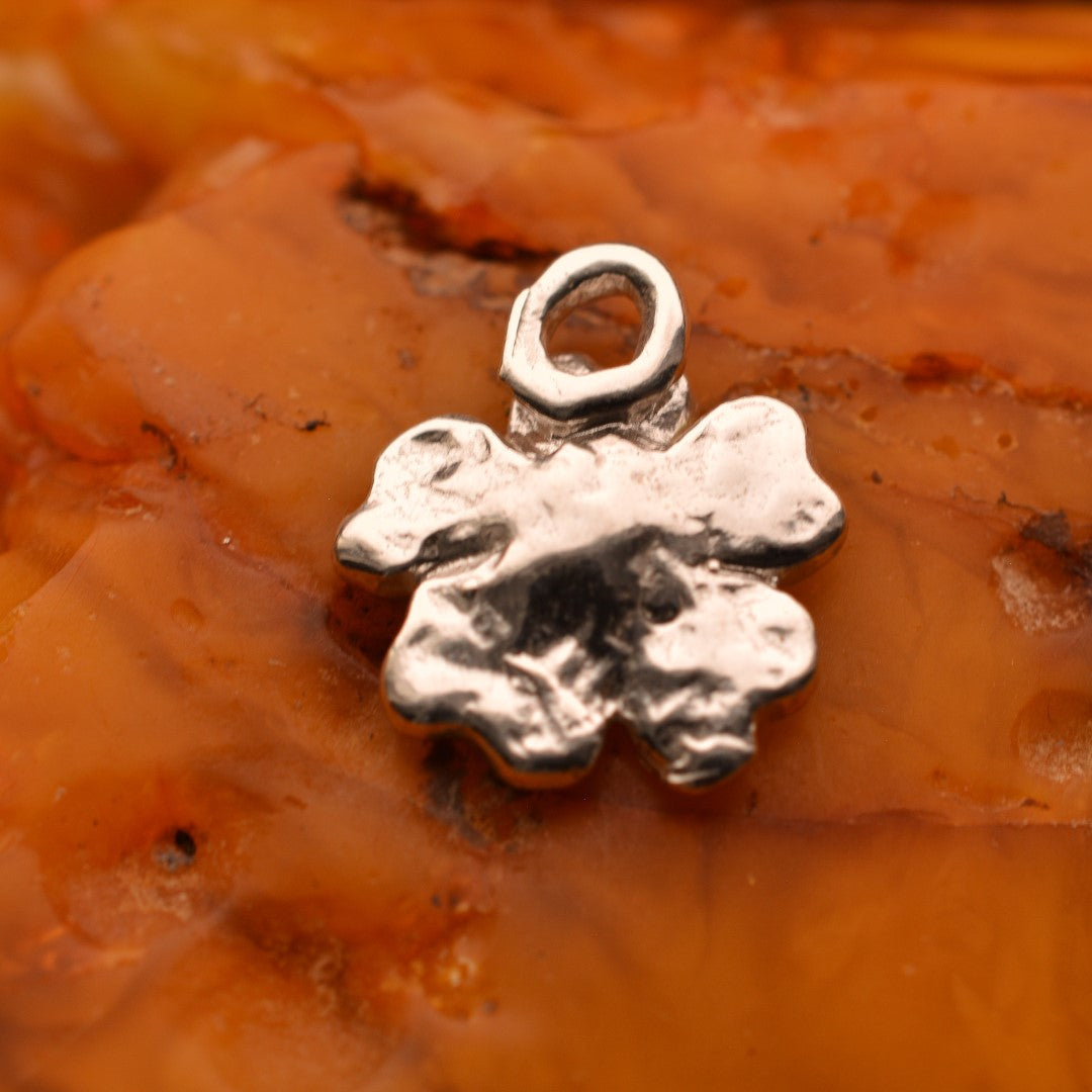 Сребърен медальон 925 „Черешов цвят“ – талисман на пролетта и новото начало | Бохо – рустик – скулптурно бижу със златни акценти | Арт Дива