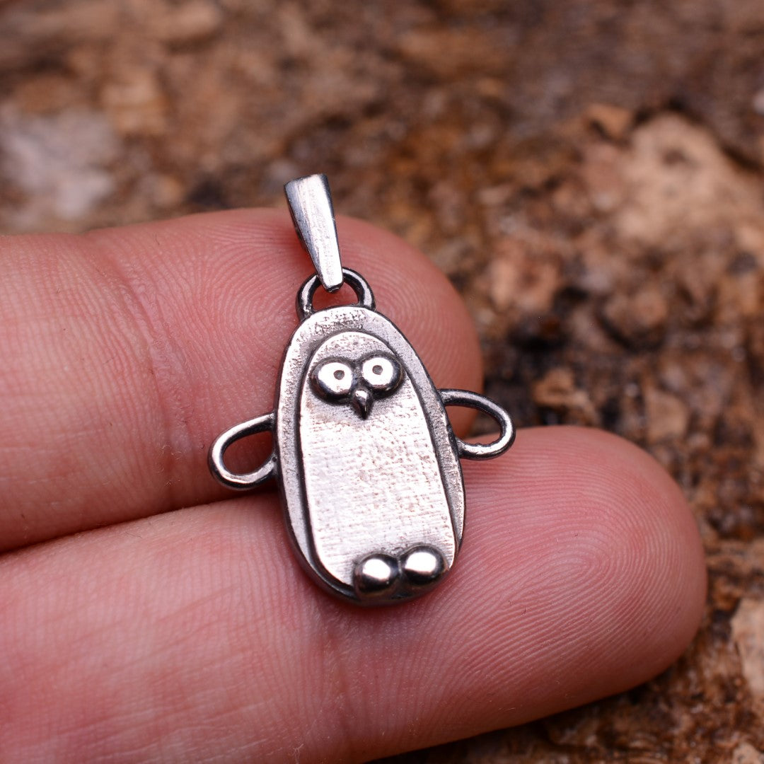 Сребърен медальон 925 „Пингвин“ | Талисман на вечната любов и вярност | Бохо – рустик – скулптурно бижу | Арт Дива