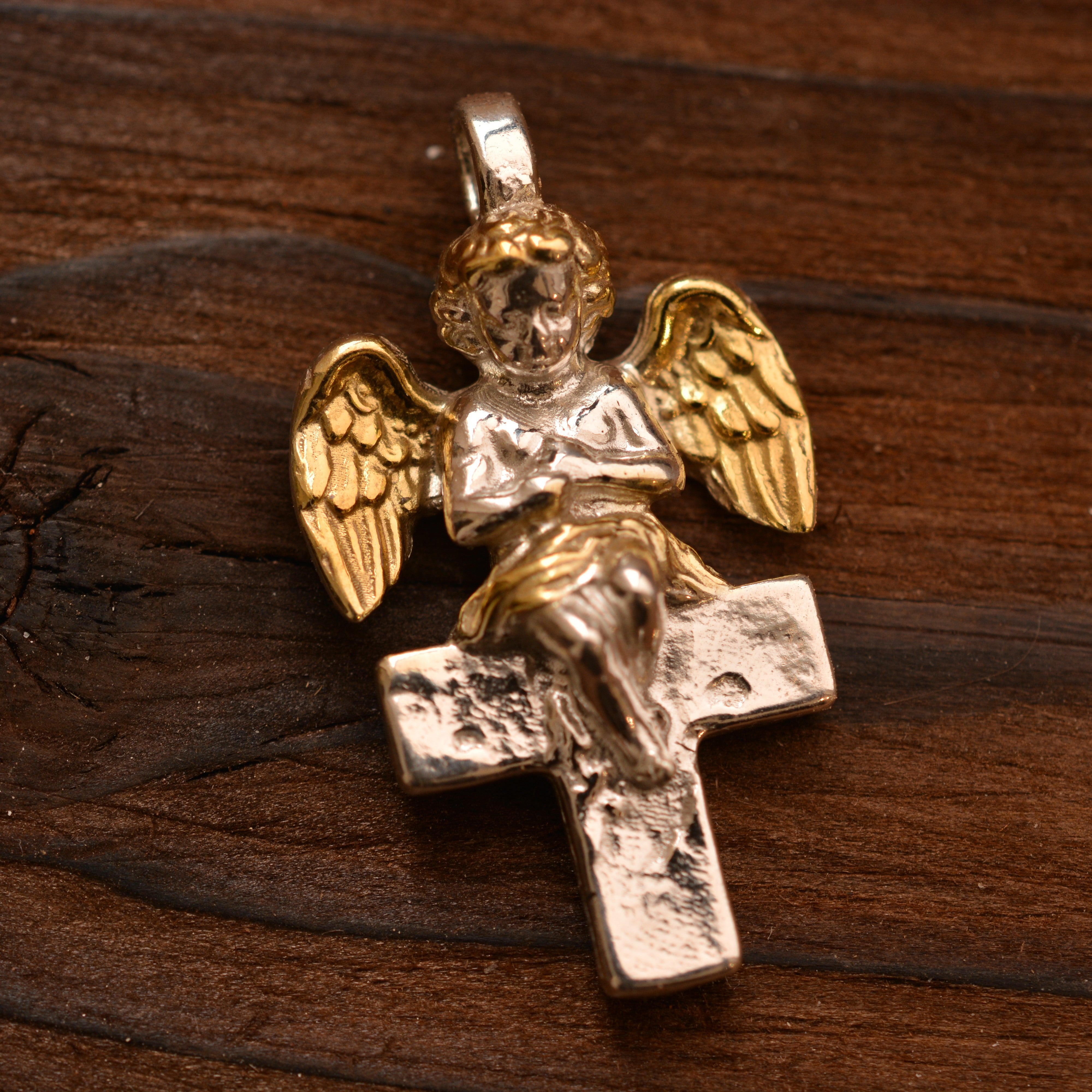 Сребърен медальон 925 „Ангел върху кръст“ | Талисман за закрила и светлина | Бохо рустик скулптурно бижу, ръчна изработка | ArtDiva
