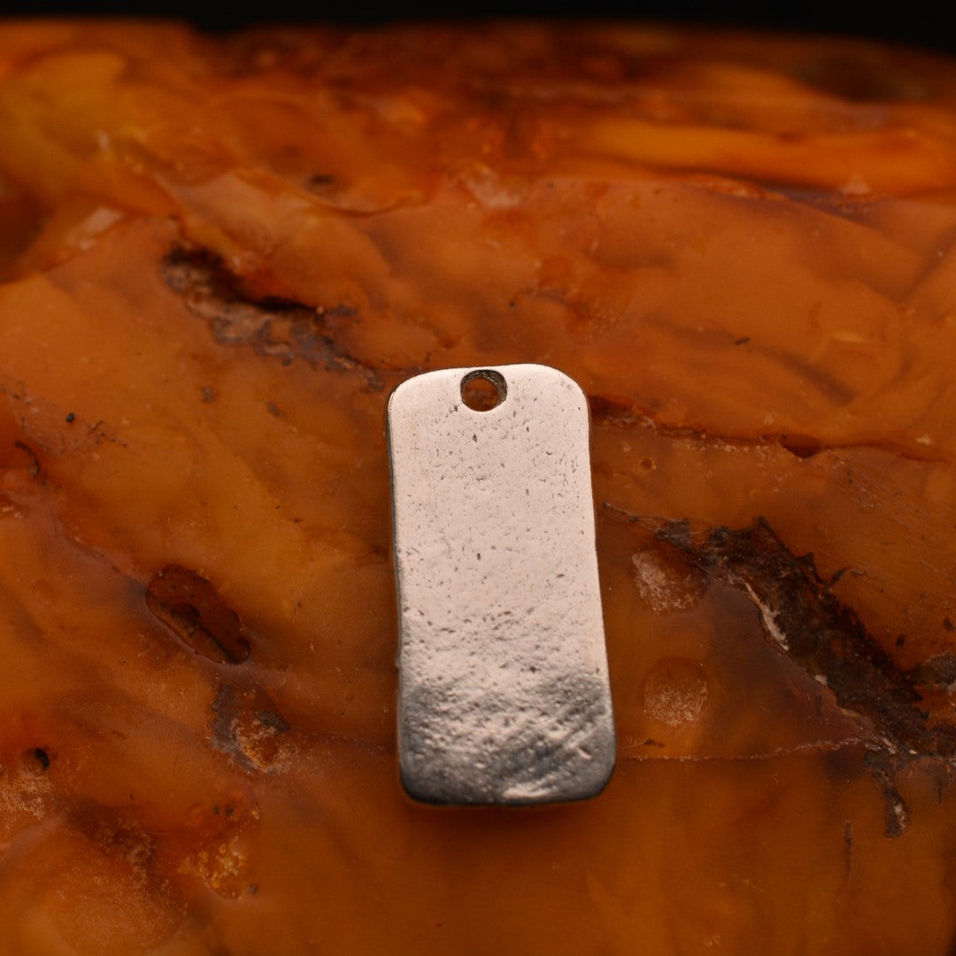 Сребърен медальон 925 „Две птички“ – талисман за любов, хармония и семейна връзка | Ръчно полирано със златни акценти | Арт Дива