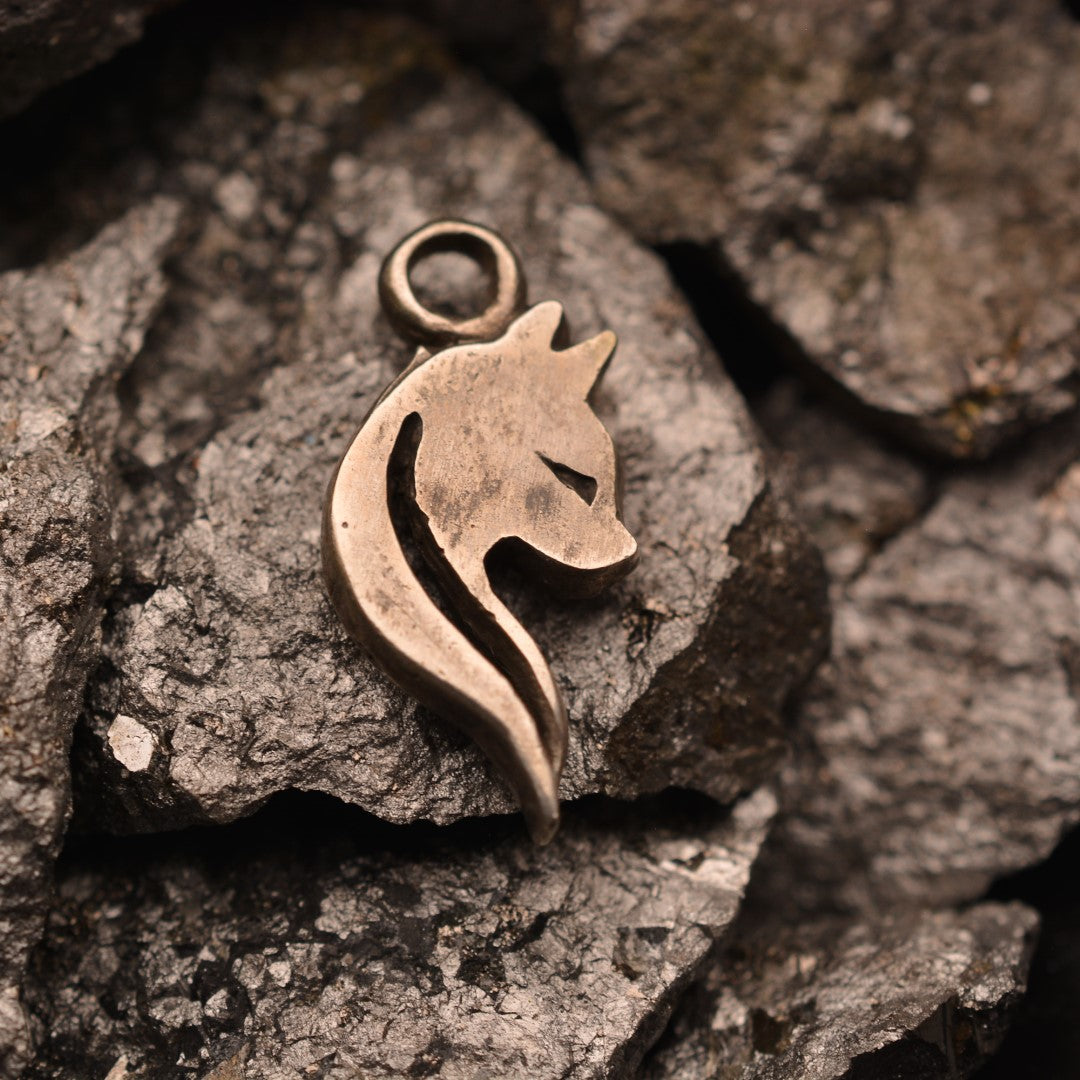 Сребърен медальон 925 „Котка“ – талисман за интуиция, грация и защита | Оксидирано бохо-рустик бижу | Арт Дива