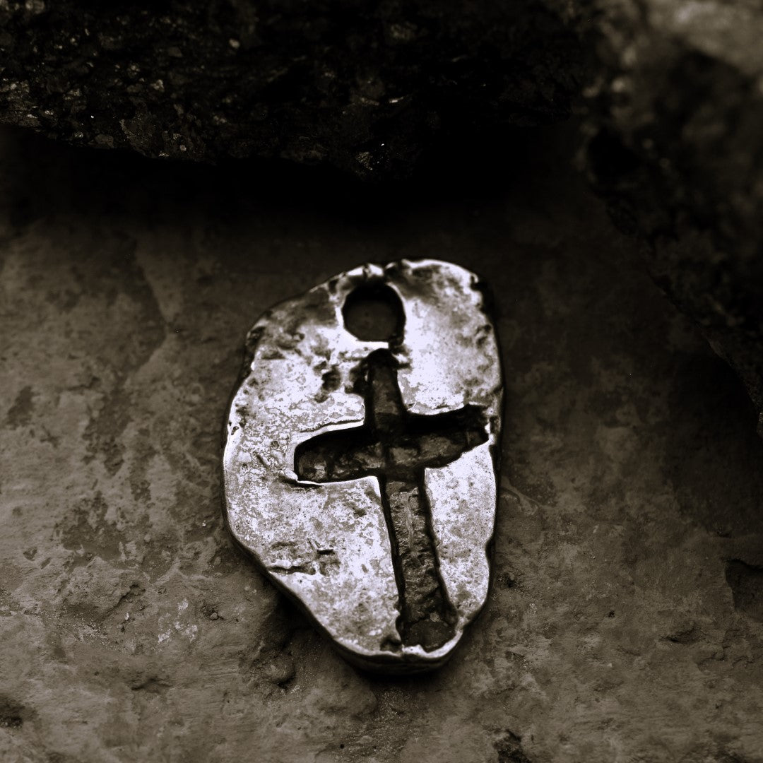 Сребърен медальон 925 „Масивен кръсти духовна защита | Оксидирано бохо–рустик бижу | Арт Дива (Копие)