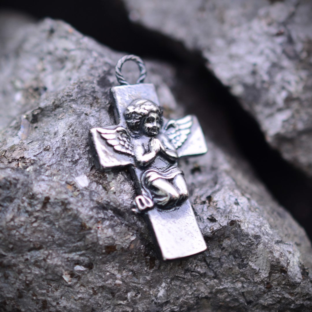 Сребърен медальон 925 „Ангелска молитва“ | Талисман за вяра и духовна закрила | Бохо рустик скулптурно бижу, ръчна изработка | Арт Дива