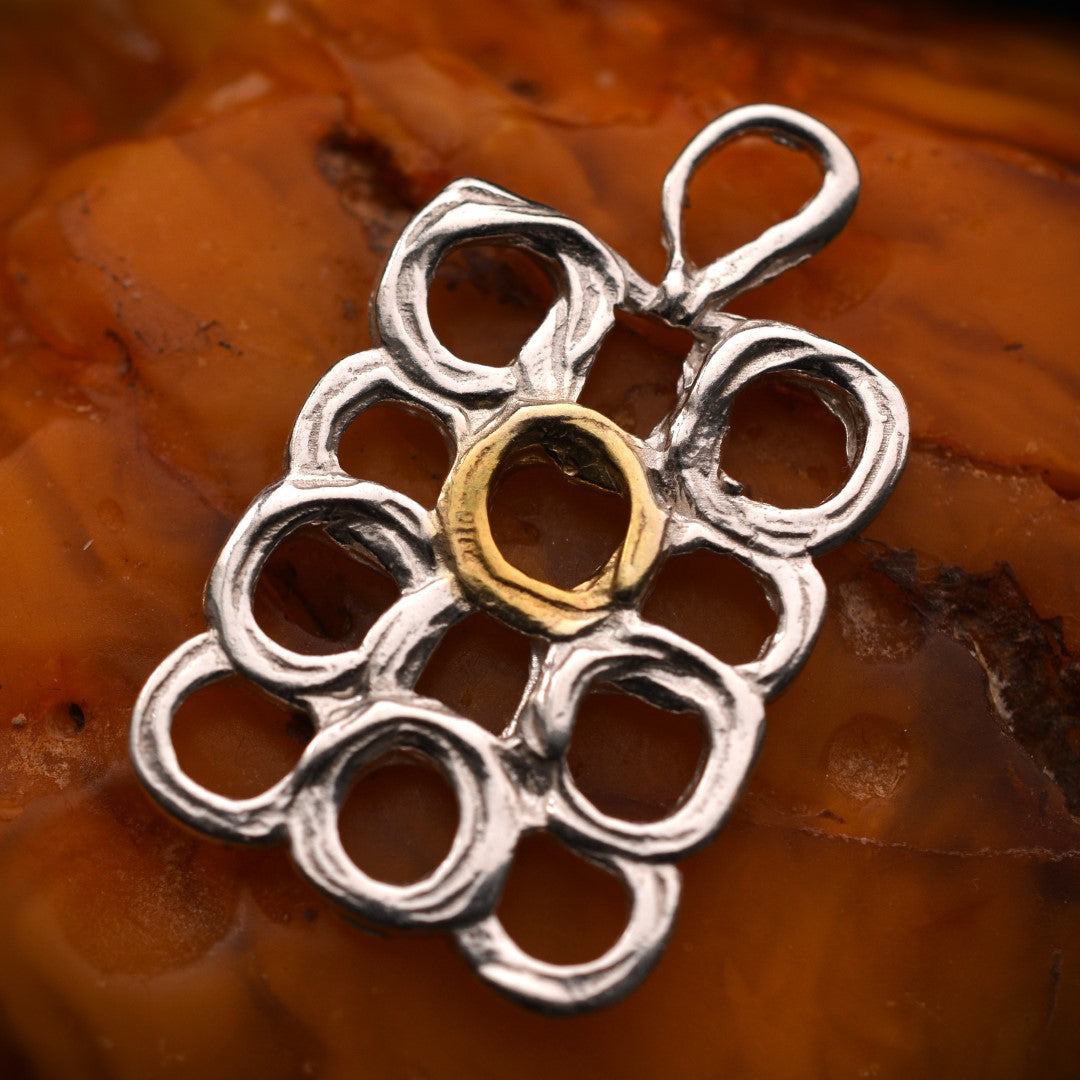 Сребърен медальон 925 „Геометрични кръгове“ – талисман на хармонията, движението и творческата свобода | Бохо – рустик – скулптурно бижу | Арт Дива