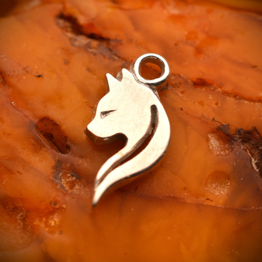 Сребърен медальон 925 „Котка“ – талисман за интуиция, грация и защита | бохо-рустик бижу | Арт Дива