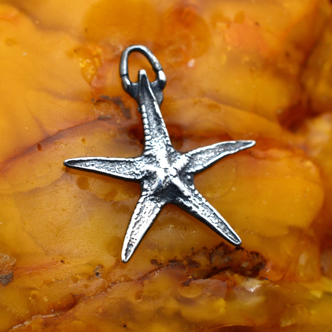 Сребърен медальон 925 „Морска звезда“ – талисман за късмет и спокойствие | Оксидирано бохо–рустик скулптурно бижу | Арт Дива