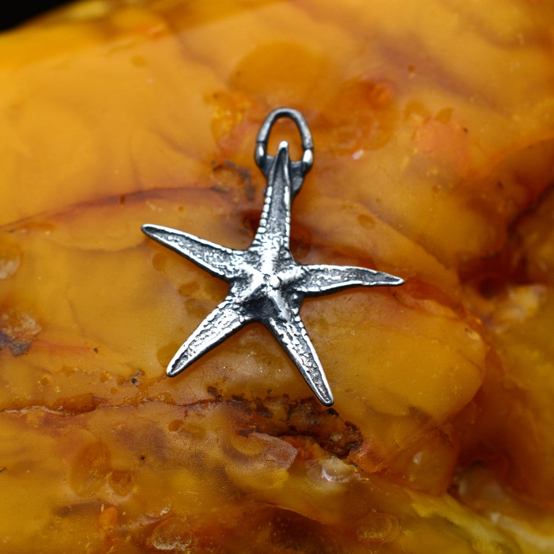 Сребърен медальон 925 „Морска звезда“ – талисман за късмет и спокойствие | Оксидирано бохо–рустик скулптурно бижу | Арт Дива