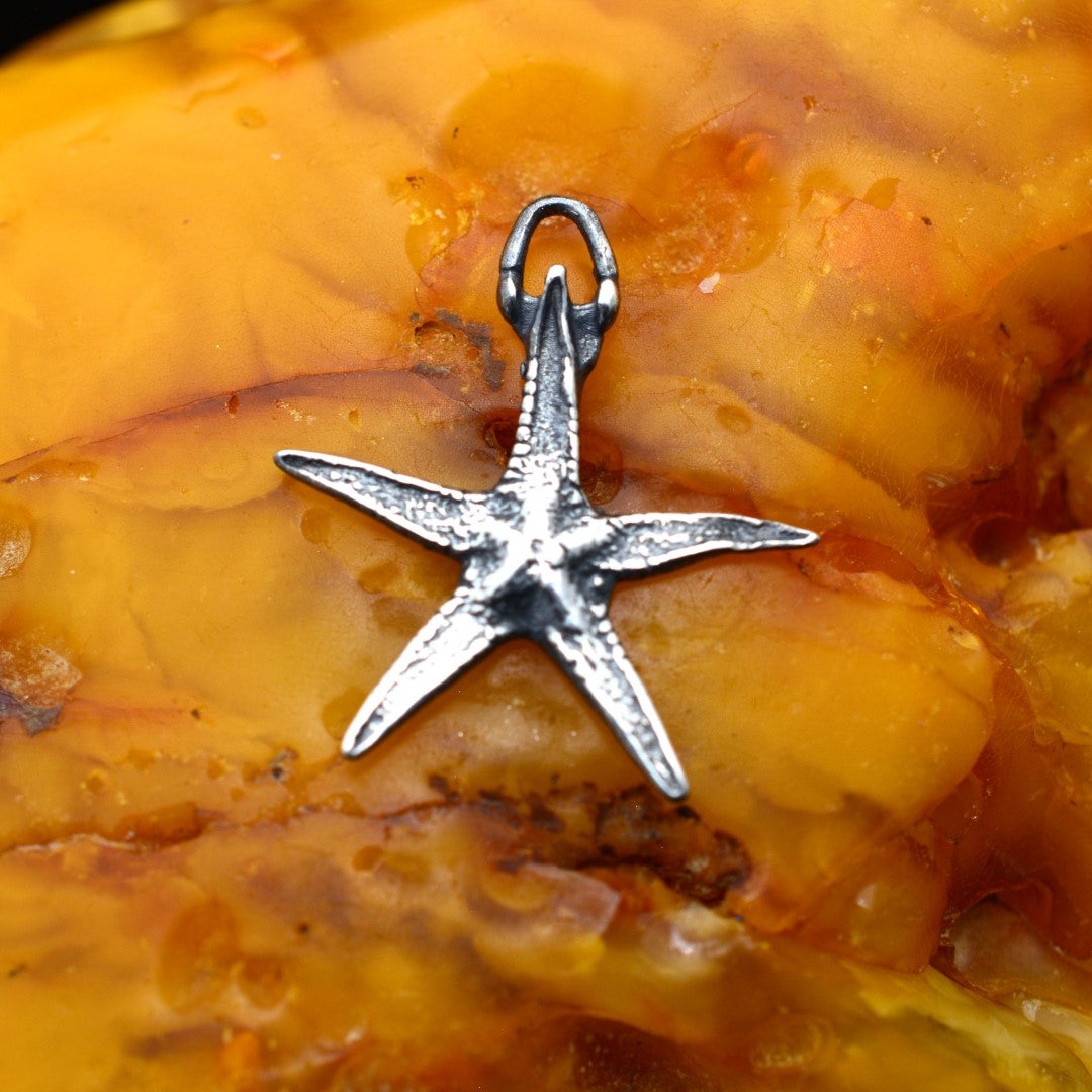 Сребърен медальон 925 „Морска звезда“ – талисман за късмет и спокойствие | Оксидирано бохо–рустик скулптурно бижу | Арт Дива