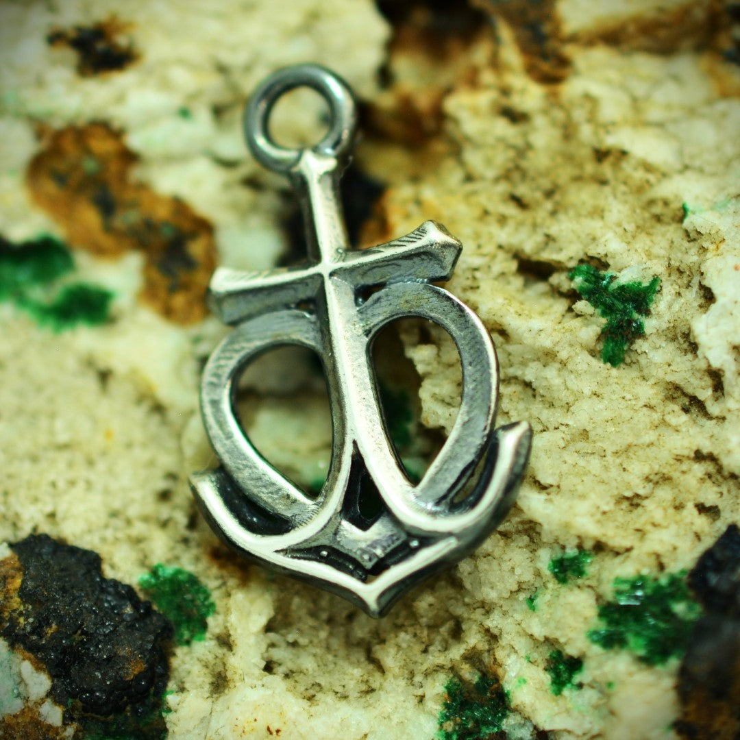 Сребърен медальон 925 „Вяра • Надежда • Любов“ – морски талисман | Бохо рустик скулптурно бижу | Арт Дива