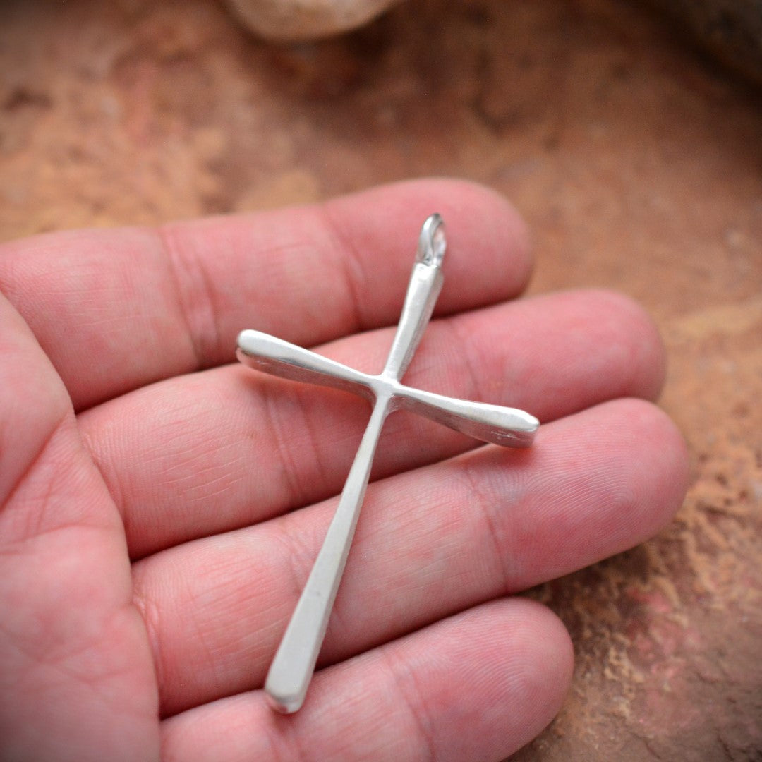 Сребърен медальон кръст 925 – голям мъжки кръст | Талисман за вяра, сила и защита | Арт Дива