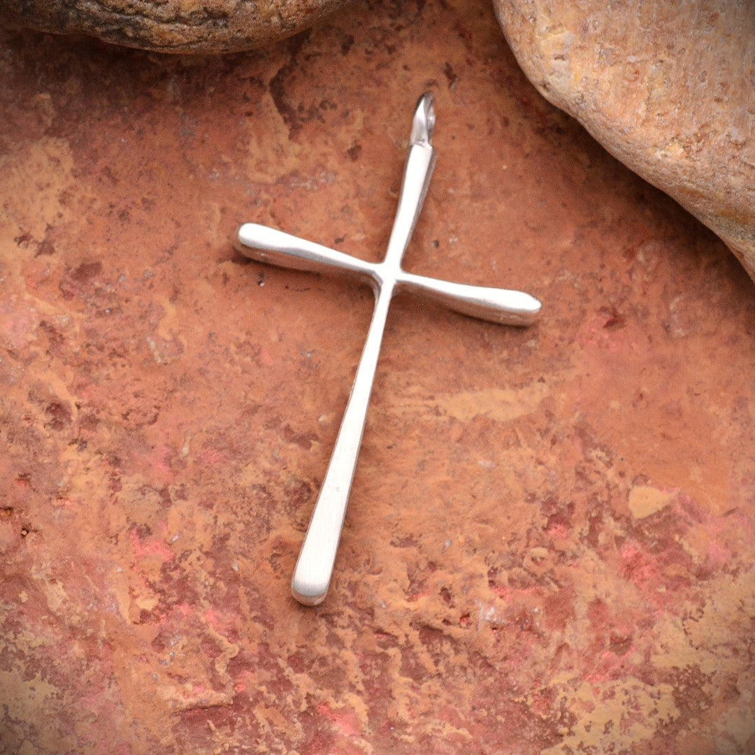 Сребърен медальон кръст 925 – голям мъжки кръст | Талисман за вяра, сила и защита | Арт Дива