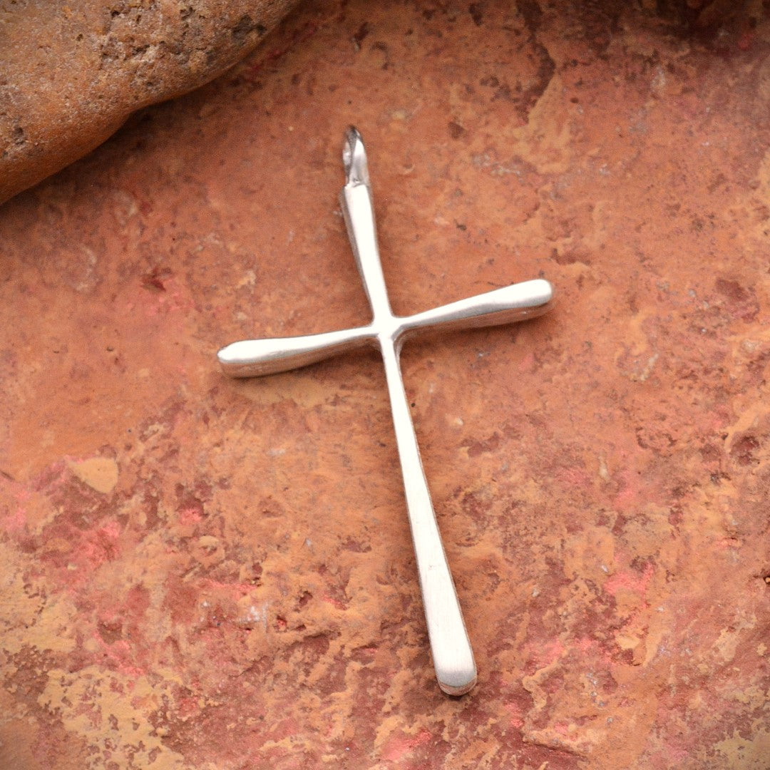 Сребърен медальон кръст 925 – голям мъжки кръст | Талисман за вяра, сила и защита | Арт Дива