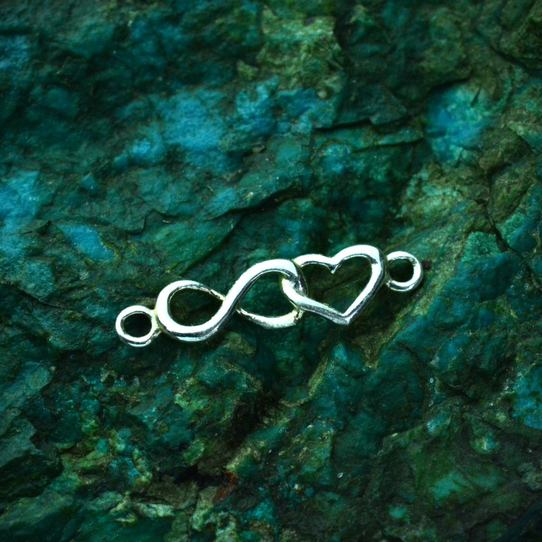 Сребърна висулка за гривна 925 със сърце и безкрайност | Минималистичен елемент, ръчна изработка | Арт Дива