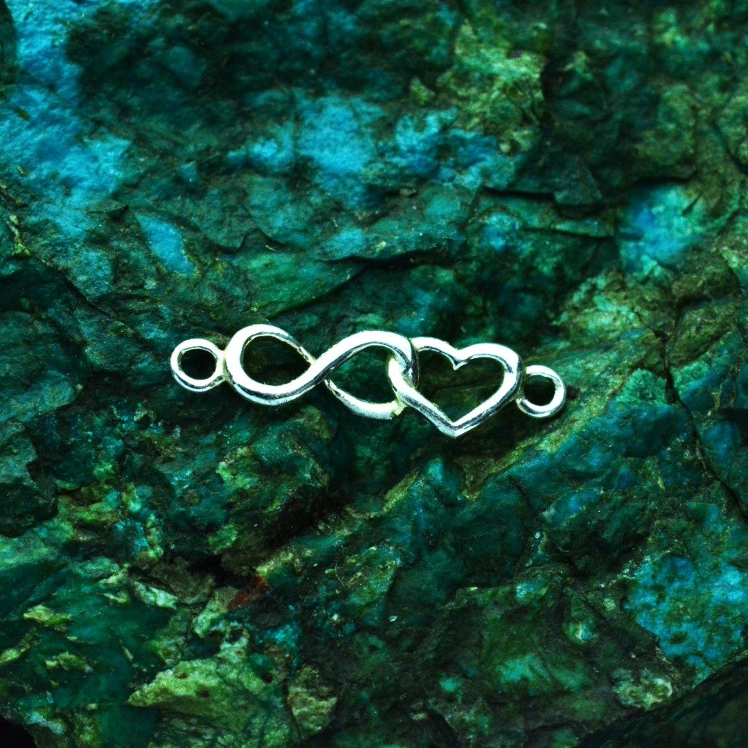 Сребърна висулка за гривна 925 със сърце и безкрайност | Минималистичен елемент, ръчна изработка | Арт Дива