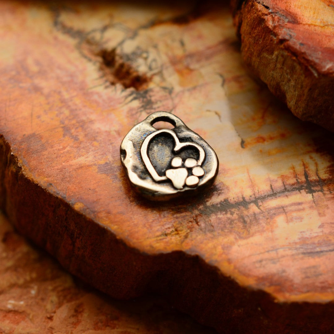 Сребърен медальон сърце с лапичка 925 – за любители на животни | Арт Дива