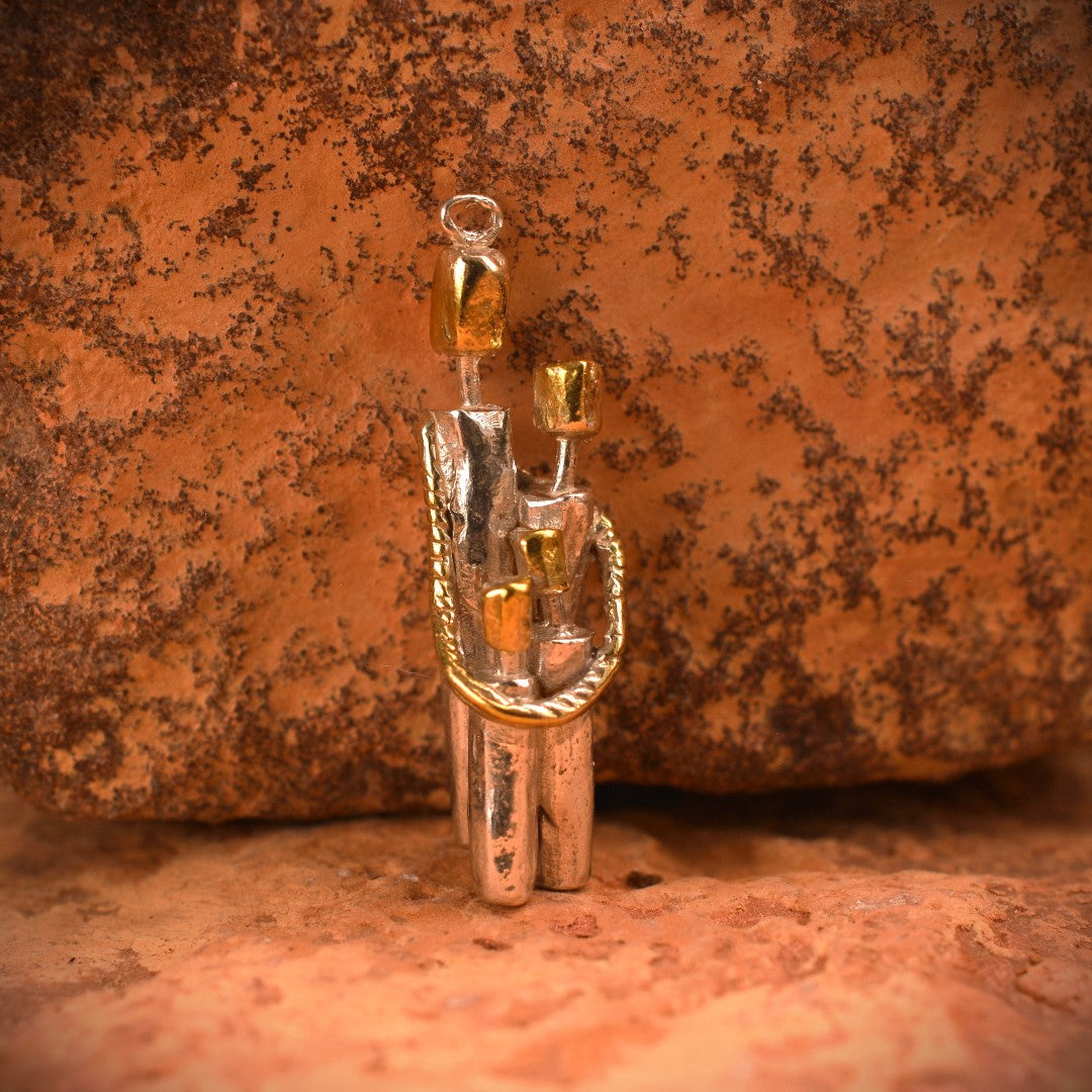 Сребърен медальон 925 „Фамилна сплотеност“ – талисман на единството, любовта и закрилата на семейството | Бохо – рустик – скулптурно бижу | Арт Дива