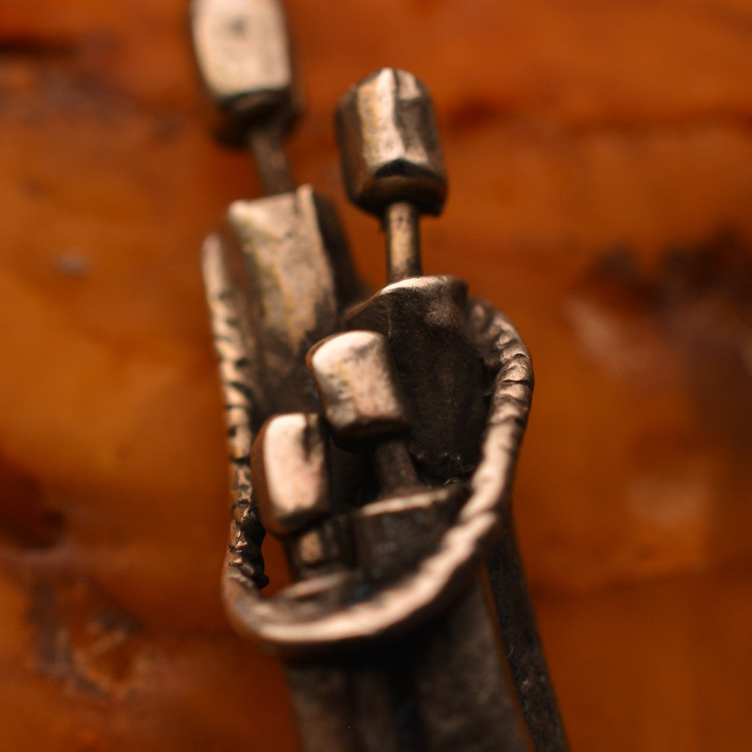 Сребърен медальон 925 „Фамилна сплотеност“ – талисман на единството, любовта и закрилата на семейството | Бохо – рустик – скулптурно бижу | Арт Дива