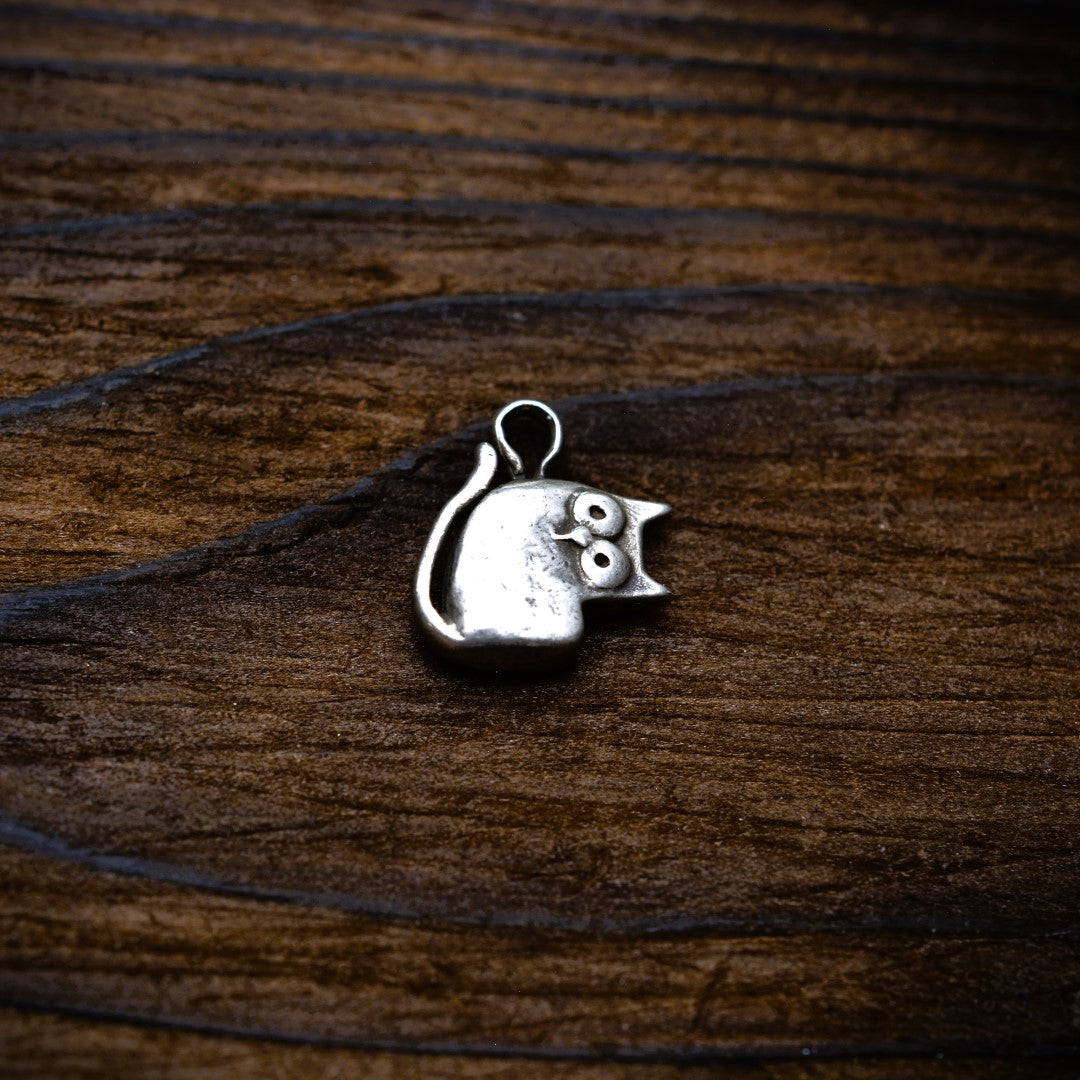 Сребърен медальон 925 „Писана“ – бижу за любители на котки | Оксидирано бохо–рустик скулптурно бижу | Арт Дива