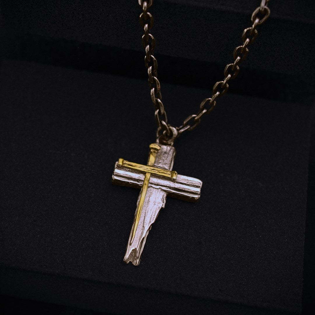 Сребърен медальон 925 – масивен мъжки кръст, символ на вяра и решителност, ръчна изработка | Арт Дива