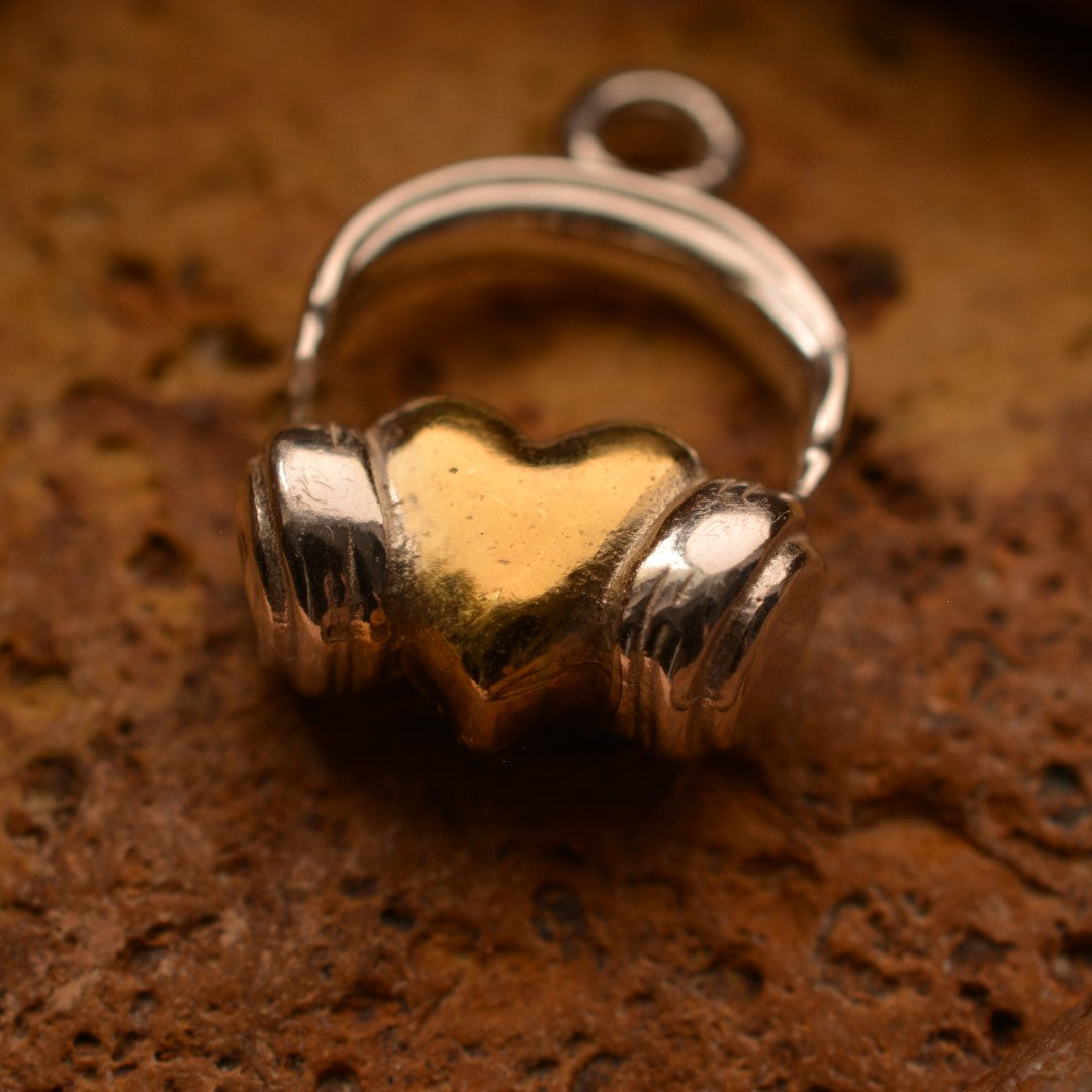 Сребърен медальон 925 „DJ Сърце“ | Талисман за любов към музиката | Бохо рустик скулптурно бижу, ръчна изработка | ArtDiva