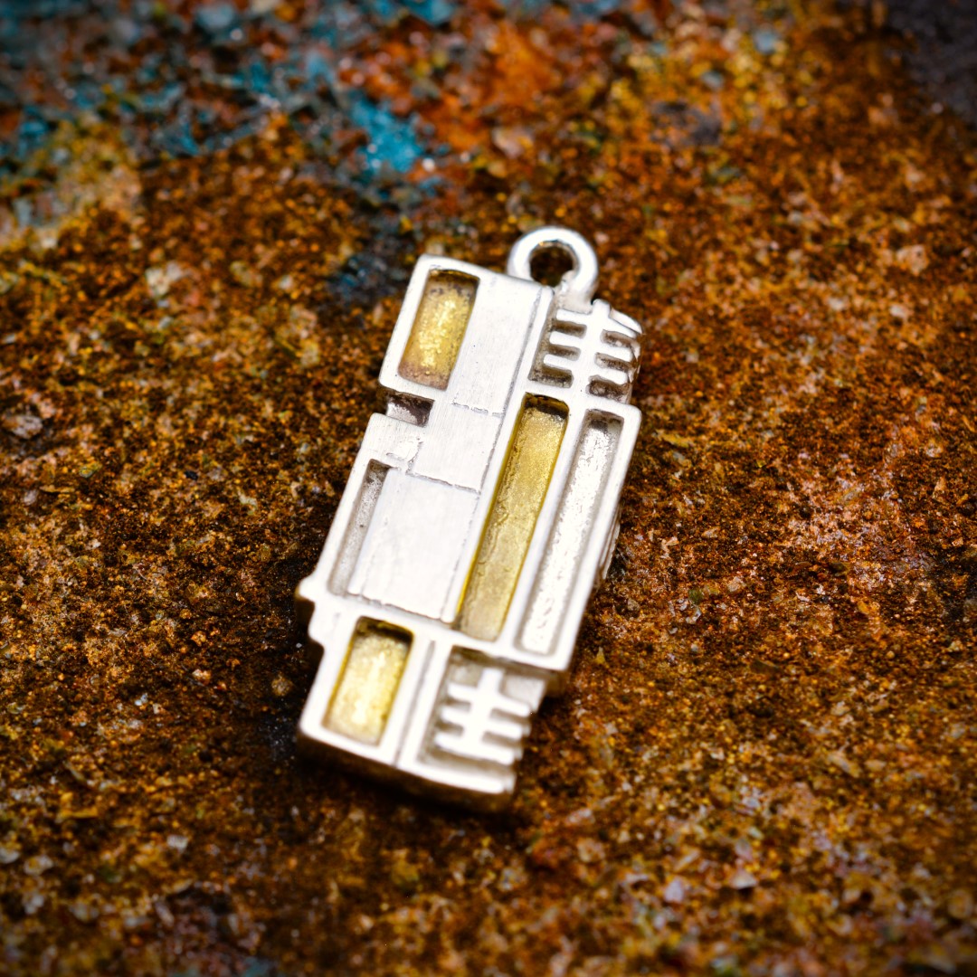 Сребърен медальон 925 „Генезис“ със златни акценти | Артистично скулптурно бижу | Арт Дива