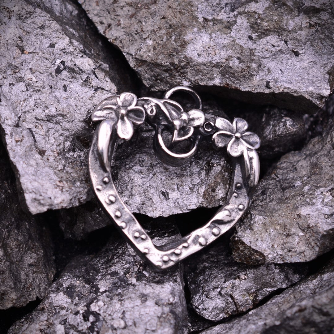Сребърно бижу 925 – медальон „Отворено сърце“, талисман за любов и нежност, скулптурни бижута, бохо стил, ръчна изработка, подходящ подарък за майка, дъщеря или приятелка Арт Дива