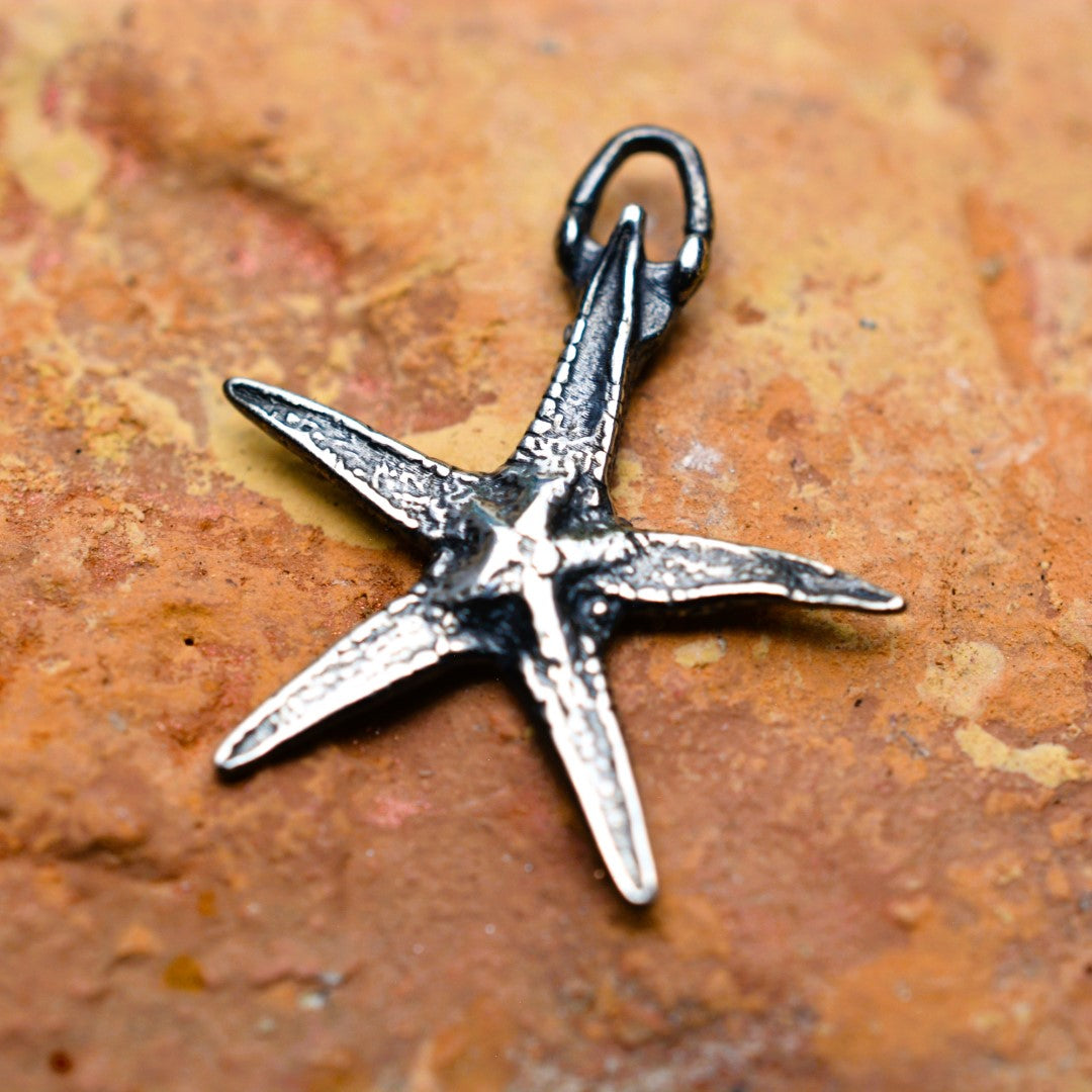 Сребърен медальон 925 „Морска звезда“ – талисман за късмет и спокойствие | Оксидирано бохо–рустик скулптурно бижу | Арт Дива