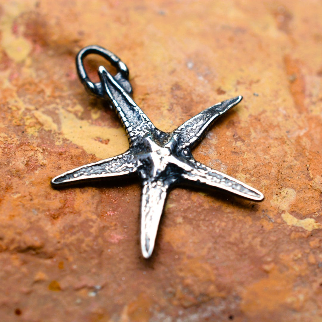 Сребърен медальон 925 „Морска звезда“ – талисман за късмет и спокойствие | Оксидирано бохо–рустик скулптурно бижу | Арт Дива