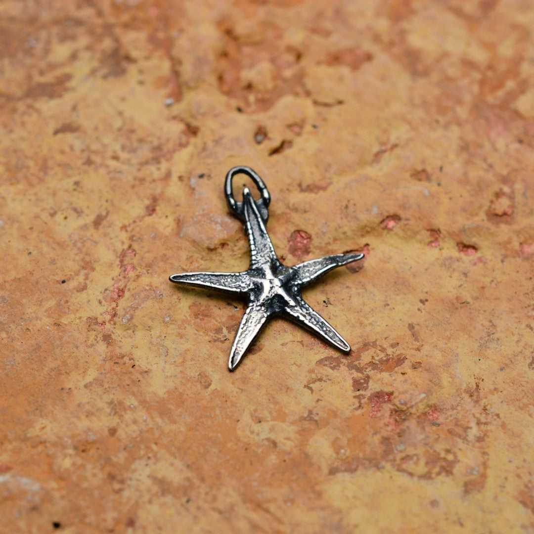 Сребърен медальон 925 „Морска звезда“ – талисман за късмет и спокойствие | Оксидирано бохо–рустик скулптурно бижу | Арт Дива
