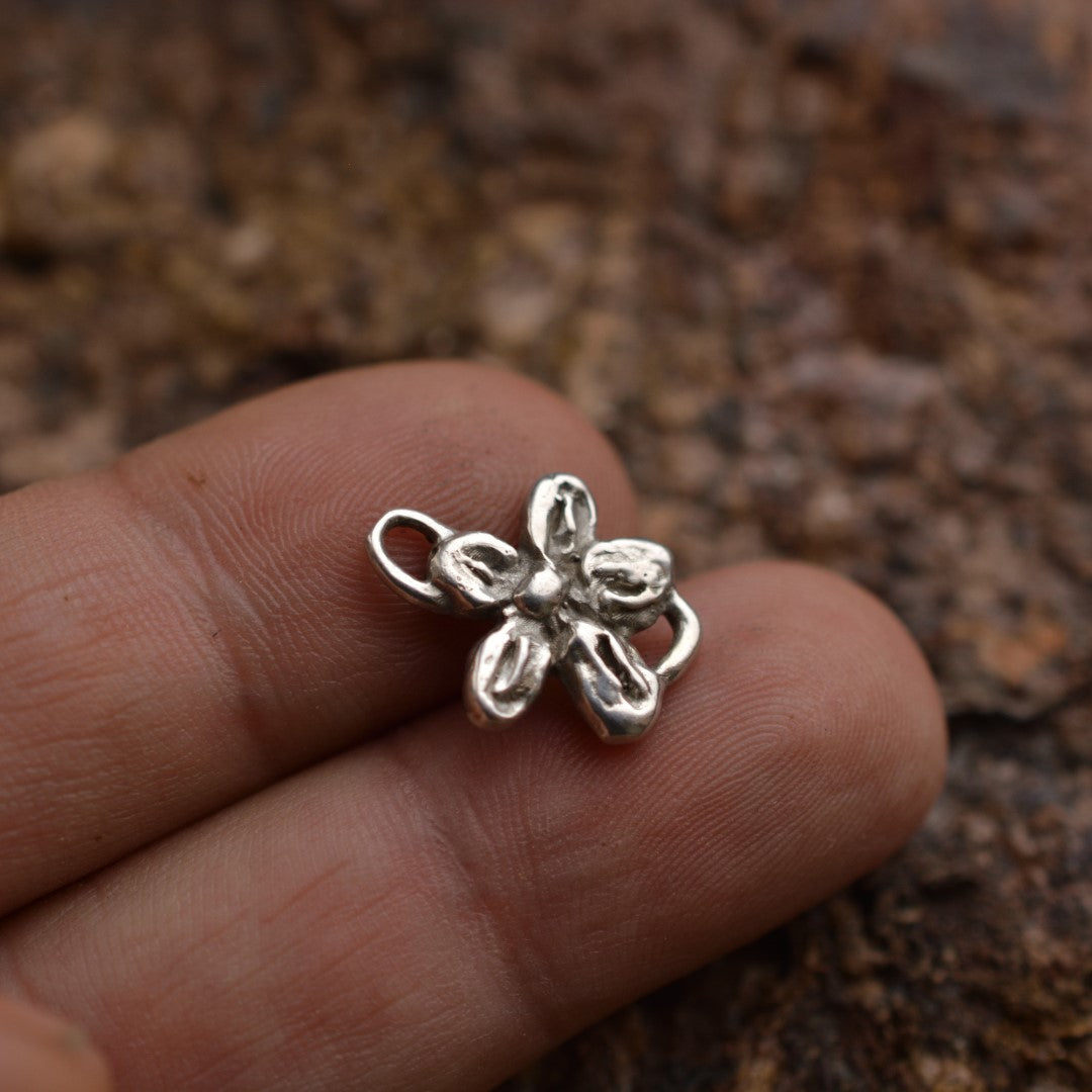 Сребърен елемент 925 “цвете” – талисман за хармония, скулптурни бижута, бохо стил, ръчна изработка, подходящ подарък за майка, дъщеря или приятелка  Арт Дива