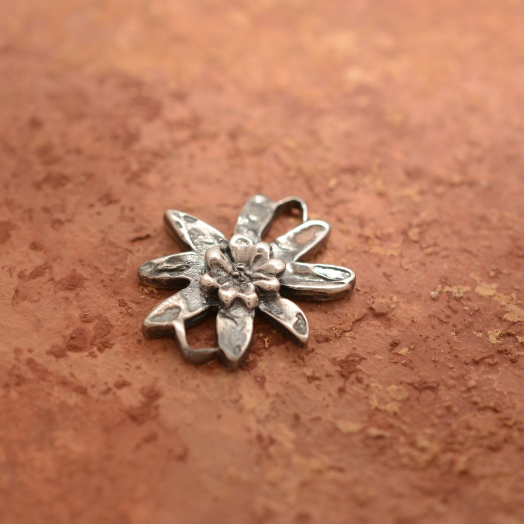 Сребърен елемент 925 “цвете” – талисман за хармония, скулптурни бижута, бохо стил, ръчна изработка, подходящ подарък за майка, дъщеря или приятелка | Арт Дива