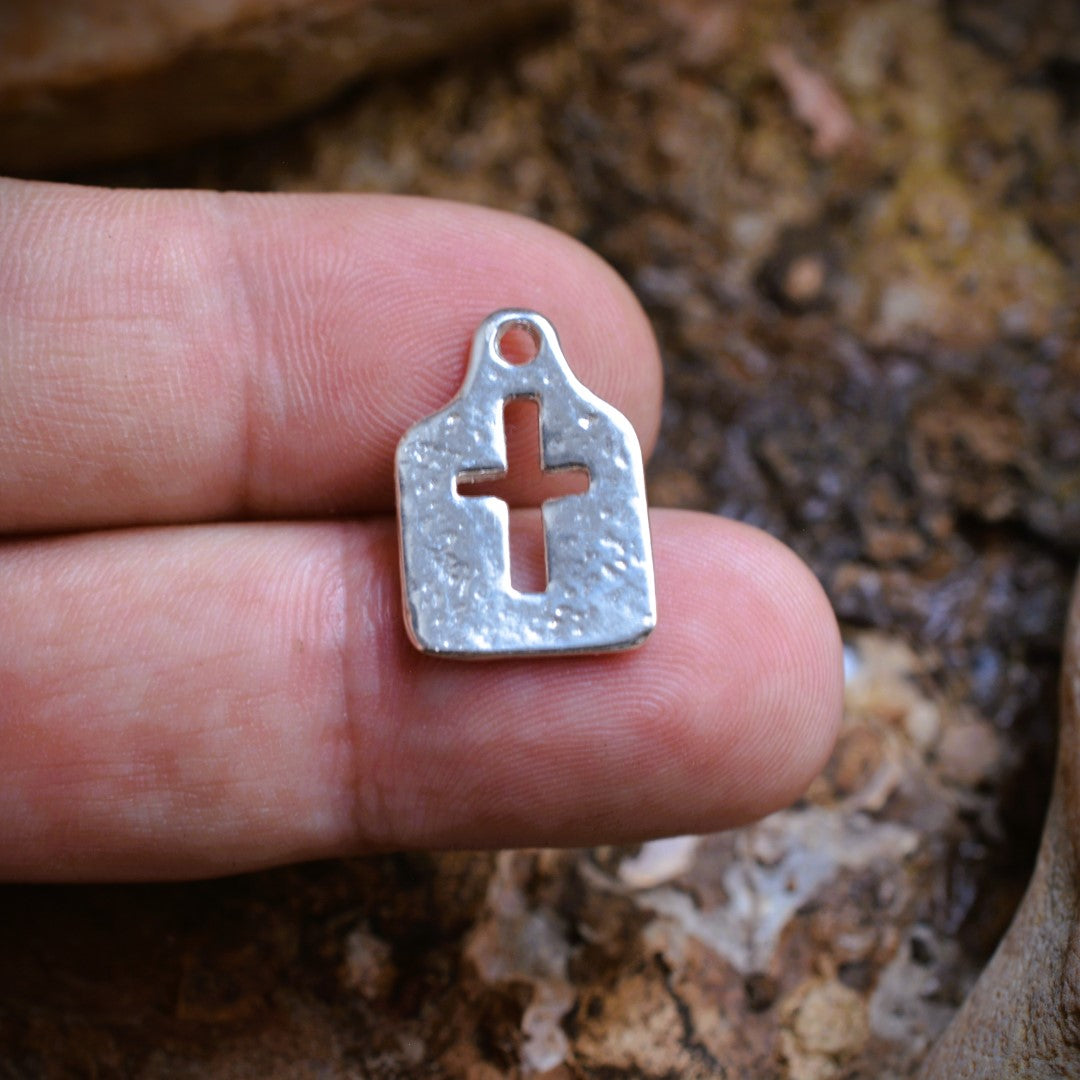 Сребърен медальон кръст 925 – минималистичен артистичен дизайн | Арт Дива