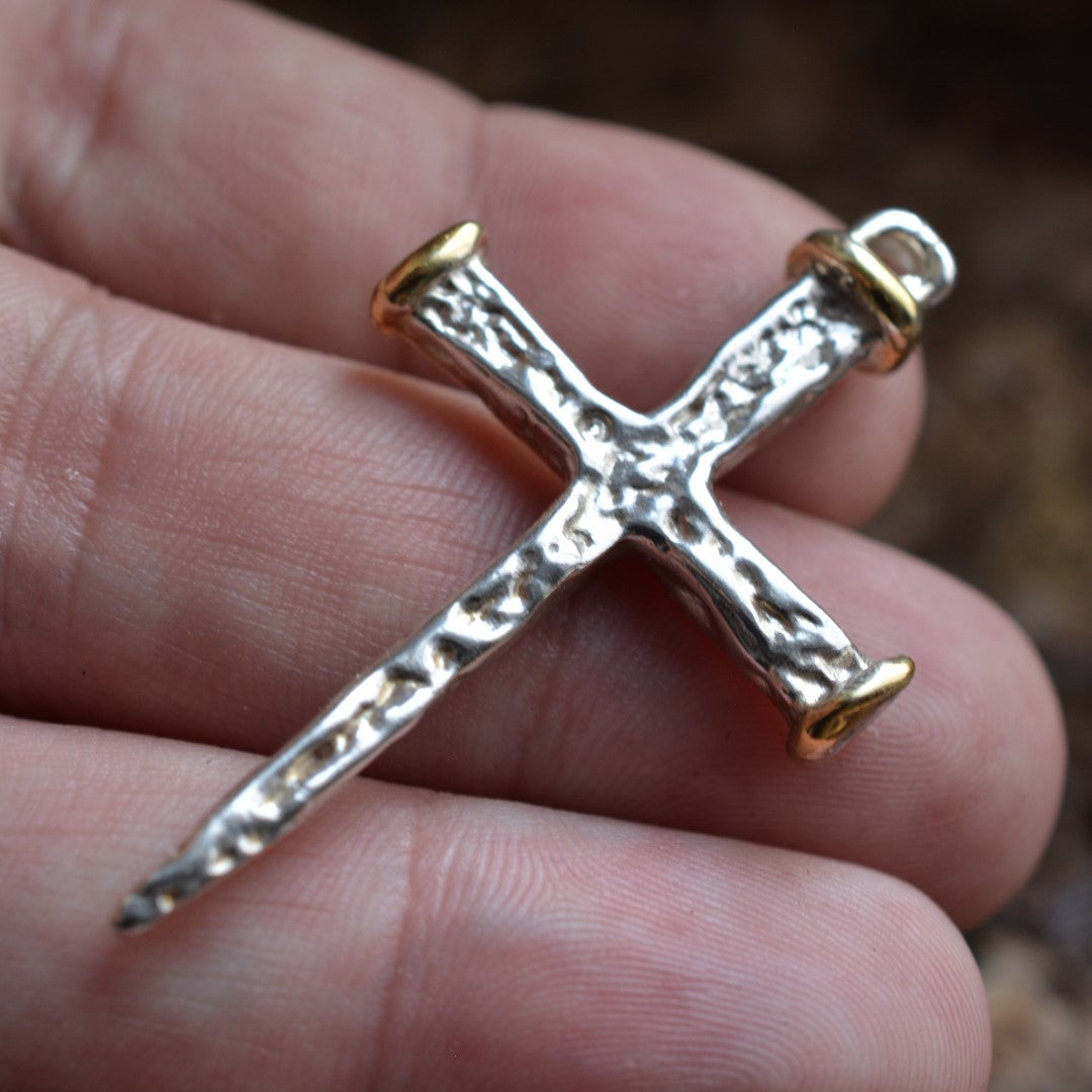 Сребърен медальон кръст 925 със златни акценти – мъжки бохо-рустик дизайн | Арт Дива