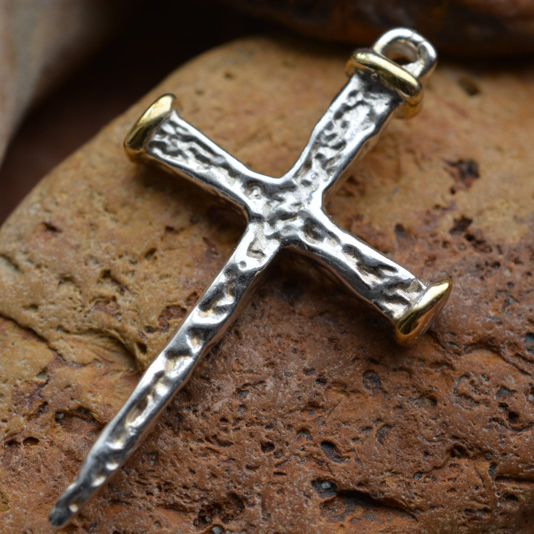 Сребърен медальон кръст 925 със златни акценти – мъжки бохо-рустик дизайн | Арт Дива