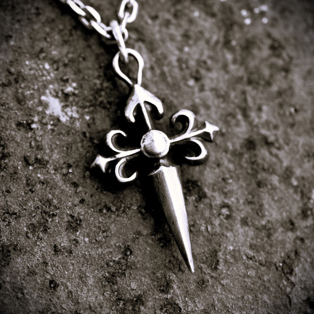 Сребърен медальон кръст 925 – артистичен мъжки дизайн | Арт Дива