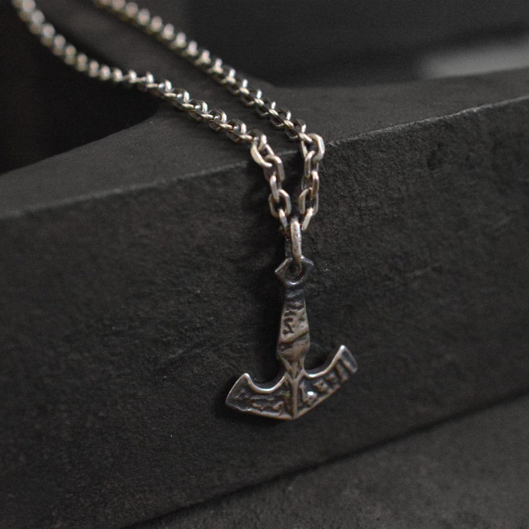Сребърен медальон 925 „Котва на силата“ | Символ на устойчивост и смелост | Ръчно изработено мъжко бижу от ArtDiva | Бохо – Рустик – Скулптурно бижу