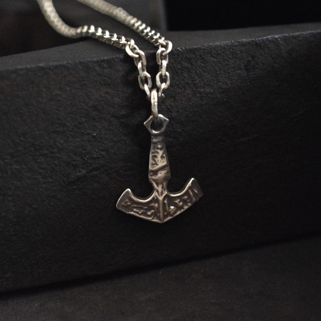 Сребърен медальон 925 „Котва на силата“ | Символ на устойчивост и смелост | Ръчно изработено мъжко бижу от ArtDiva | Бохо – Рустик – Скулптурно бижу
