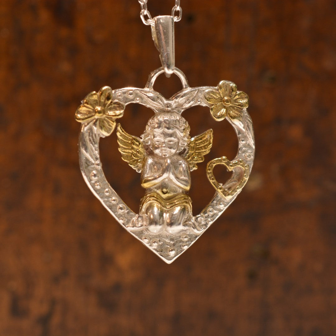 Сребърен медальон 925 „Ангел в сърце“ | Талисман за любов и закрила | Бохо рустик скулптурно бижу с позлатени акценти | ArtDiva