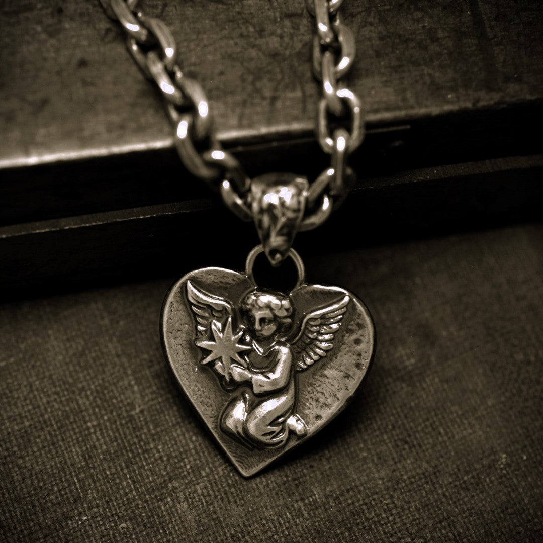 Сребърен медальон 925 „Небесен ангел със звезда“ | Талисман за любов, памет и закрила | Бохо рустик скулптурно бижу, ръчна изработка | ArtDiva